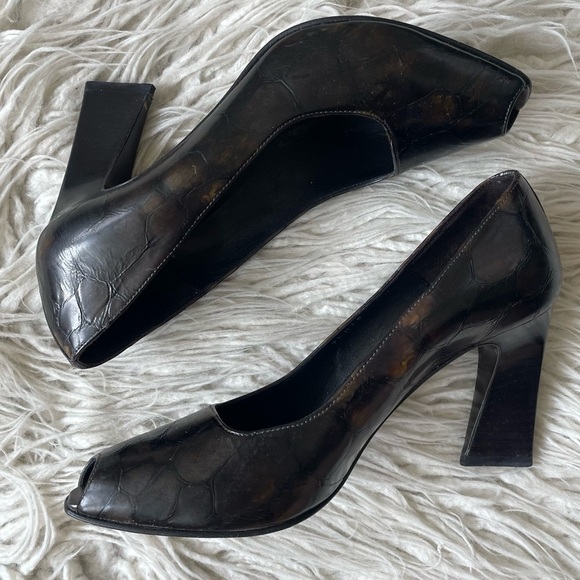 Donald J Pliner Croc Embossed Patent Leather Peep Toe Curved Heel Pumps Size 7 - Picture 2 of 10